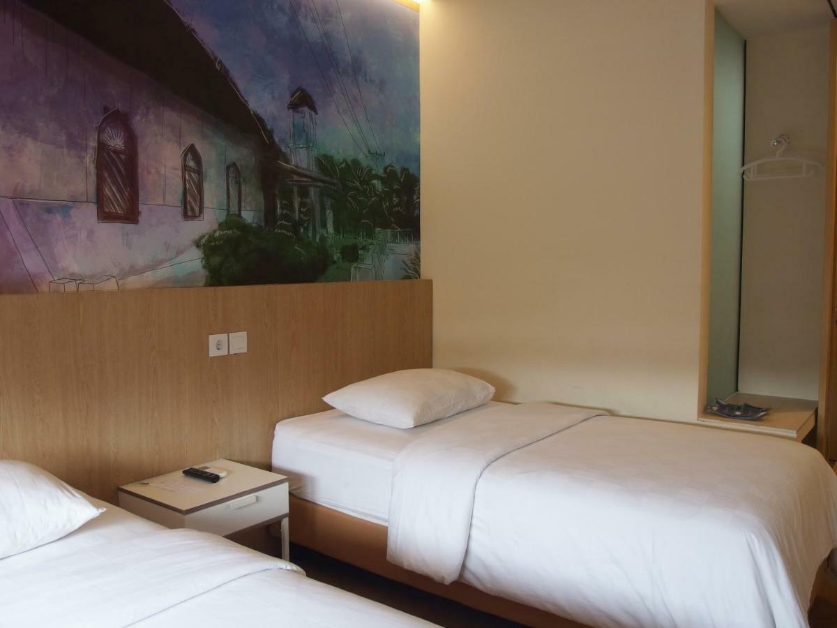 The City Hotel Ambon Esterno foto
