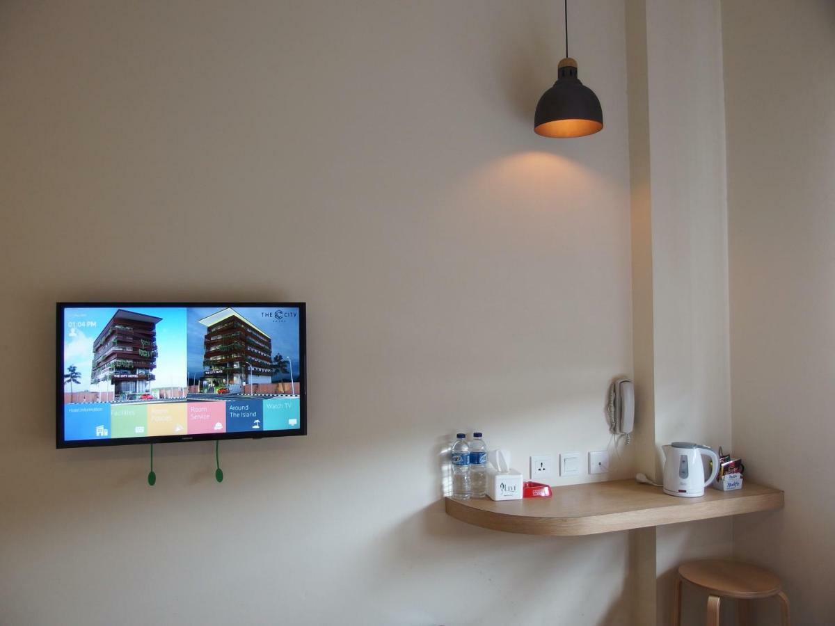 The City Hotel Ambon Esterno foto