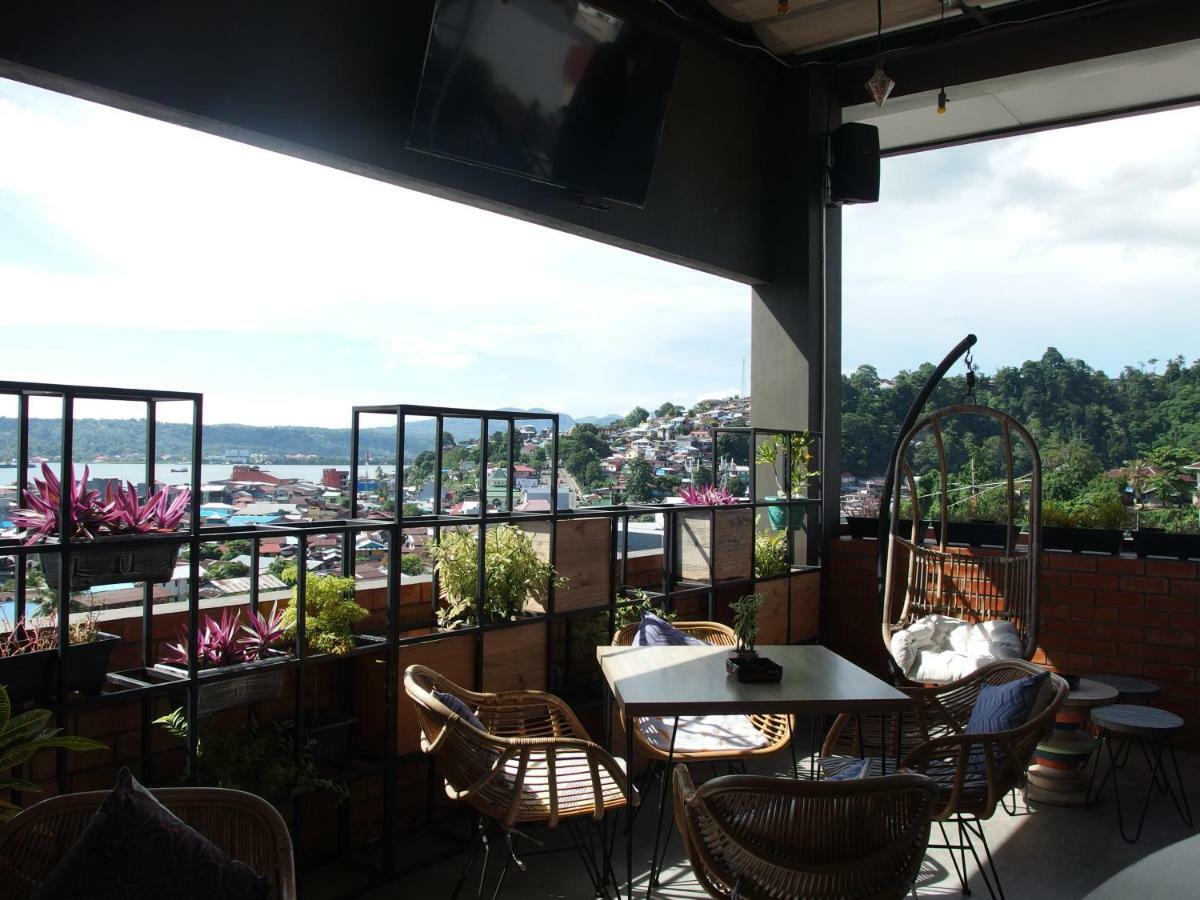 The City Hotel Ambon Esterno foto